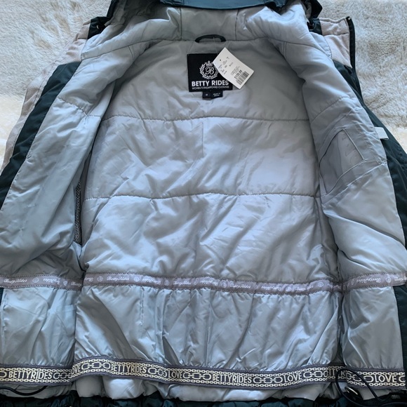 Betty Rides snow jacket, size S, dark green colour. - Picture 2 of 7